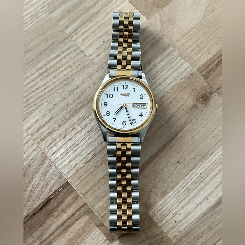 Seiko Vintage Men’s Watch Round White Dial Day Date Windows Two-Tone Bracelet